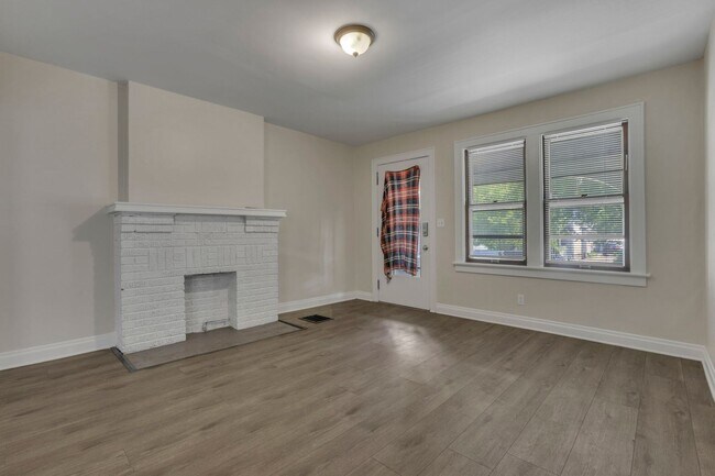 Building Photo - 43-45 N Chase Ave