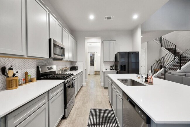 Building Photo - 11102 1/2 Charger Way-SI ID1363554P