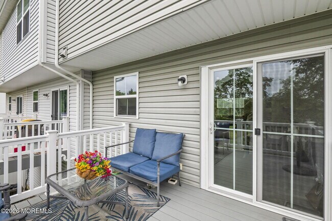 Building Photo - 205 Cyprus Ct
