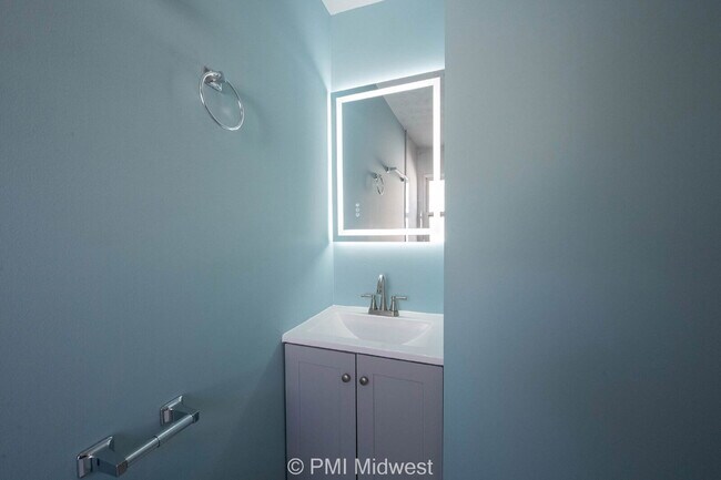 Building Photo - "Charming 3-Bed, 2-Bath Home in Indianapol...