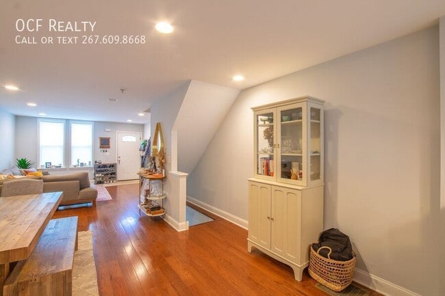 Building Photo - 1230 S 24th St