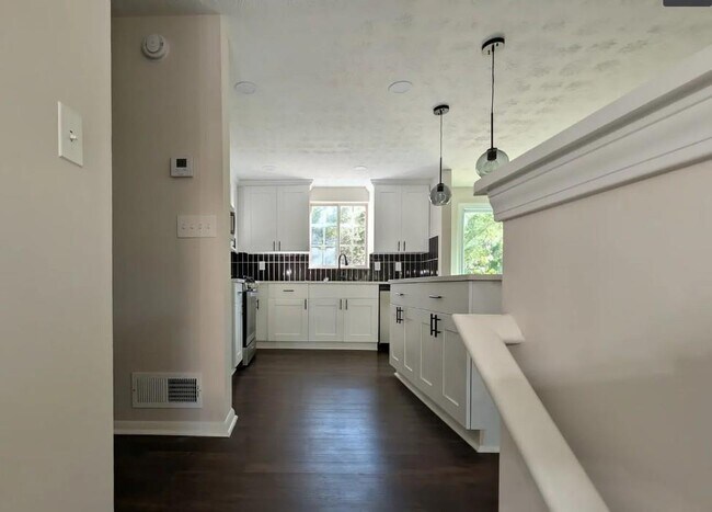 Building Photo - 3414 Dearwood Dr SW