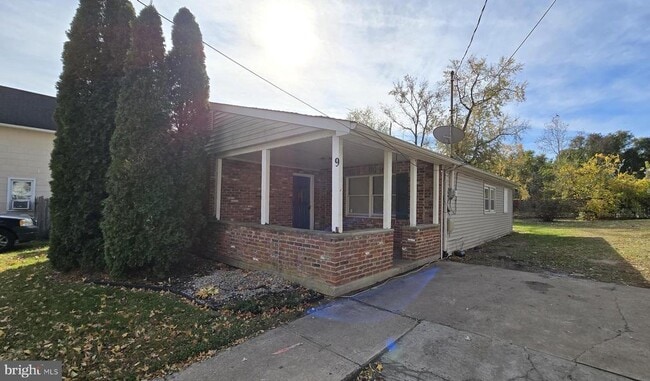 Building Photo - 9 Magnolia St