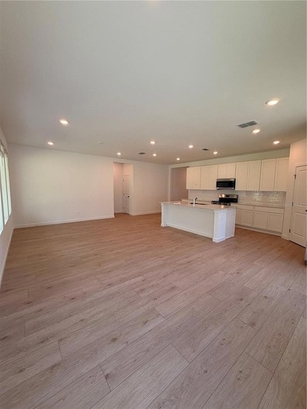 Building Photo - 5063 Loggia Ln