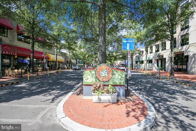 Building Photo - 4642 31st Rd S