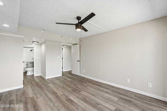 Building Photo - 425 W Paseo Redondo