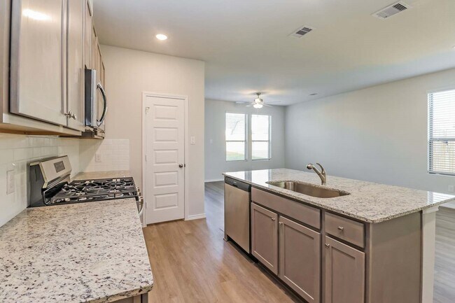 Building Photo - 24719 Linaria Dr