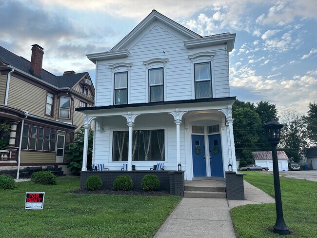 Building Photo - 1207 E Spring St