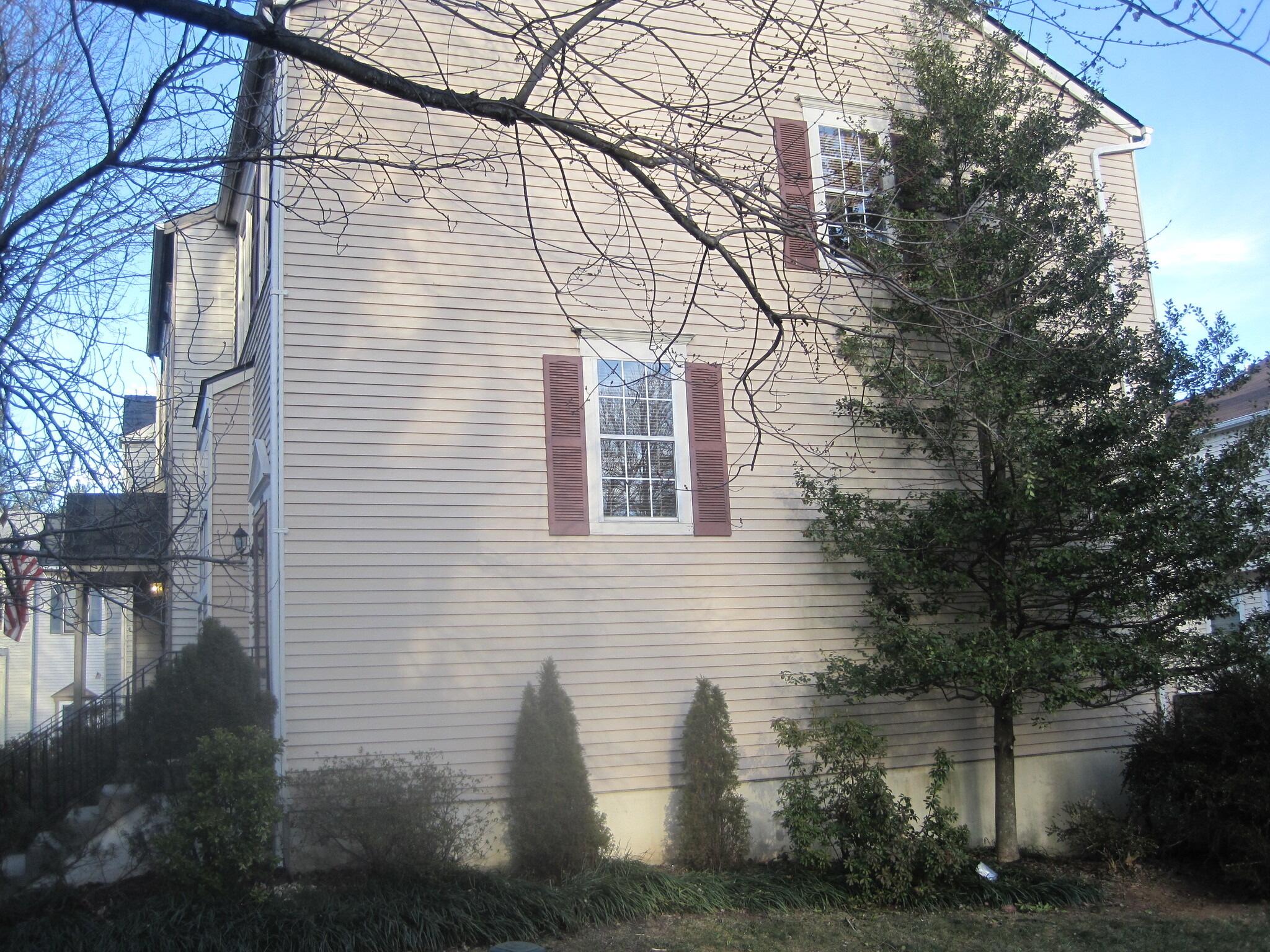 side - 2470 Ridgehampton Ct