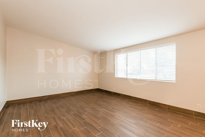 Building Photo - 8940 E Pine Valley Dr