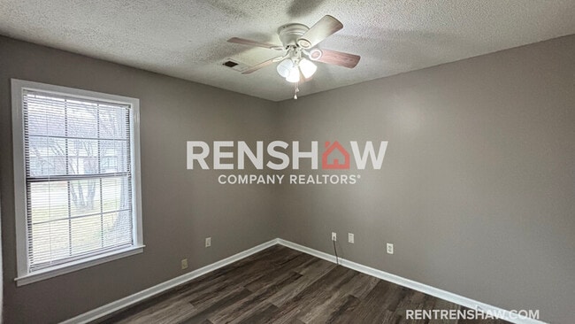 Building Photo - 2112 Pillsbury Pl