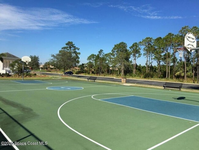 Building Photo - 514 Old Country