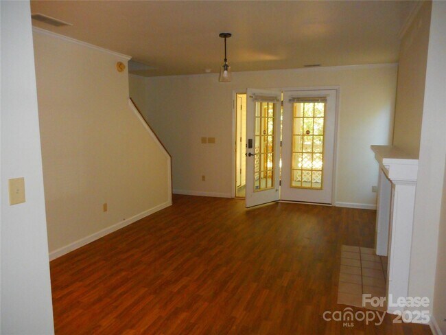 Building Photo - 6622 Bevington Ridge Rd