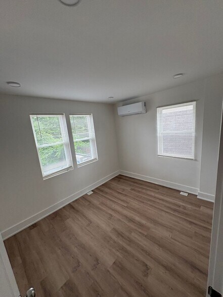 Building Photo - 721 50th St NE