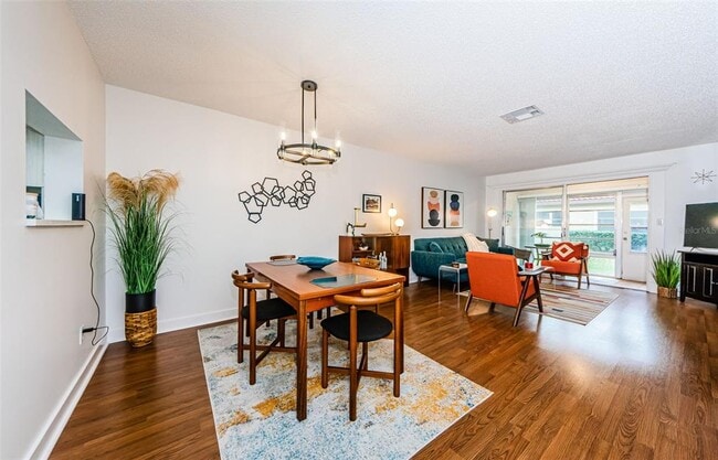 Building Photo - 601 N Hercules Ave