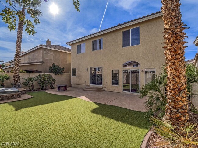 Building Photo - 10898 Carberry Hill St