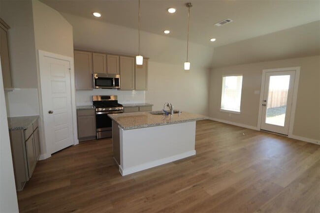 Building Photo - 1558 San Sebastien Dr