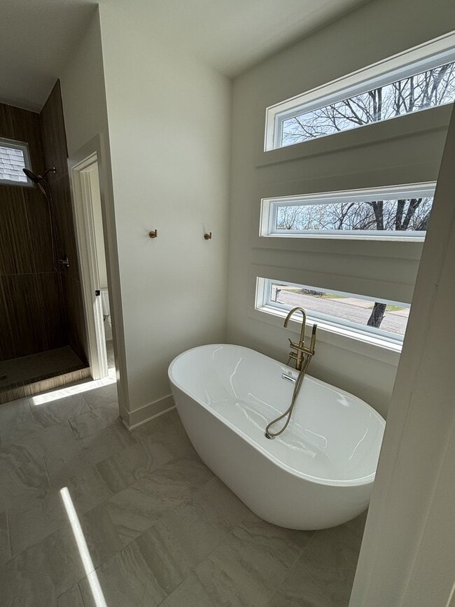 Building Photo - Brand-new 4-bedroom, 3.5-bath home
