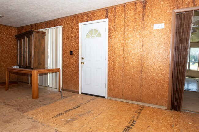 Building Photo - 407 Nugier Ave