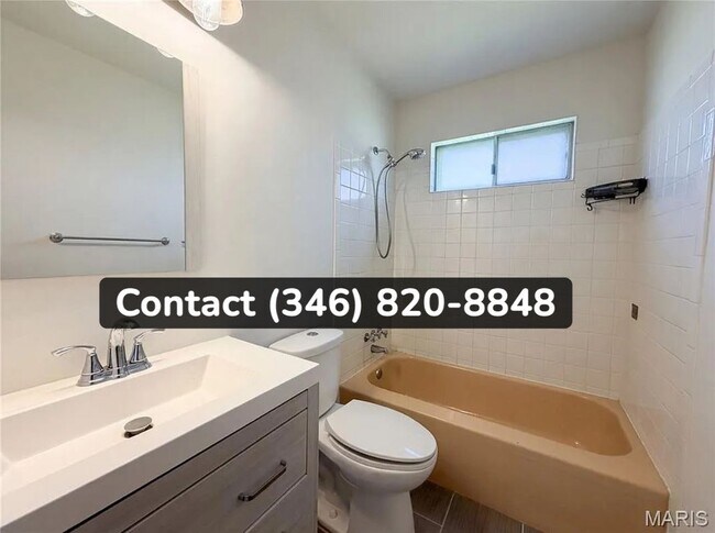 Building Photo - 2243 Bolton St