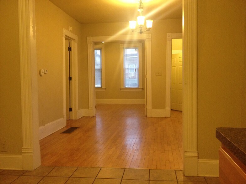 Building Photo - 2235 S Robinson Ave