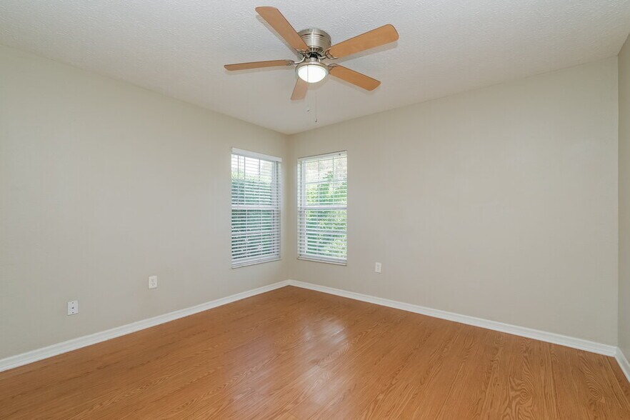 Building Photo - 4715 Whitetail Ln