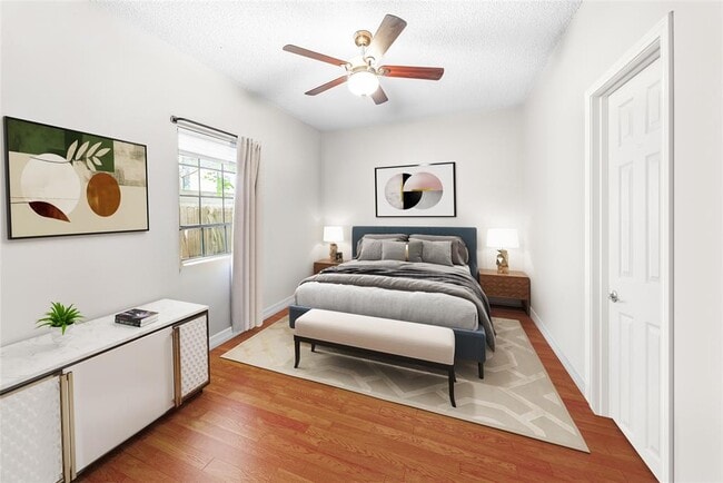 Building Photo - 1307 Kinney Ave