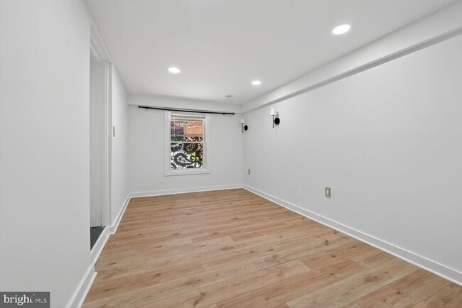 Building Photo - 1607 D St NE