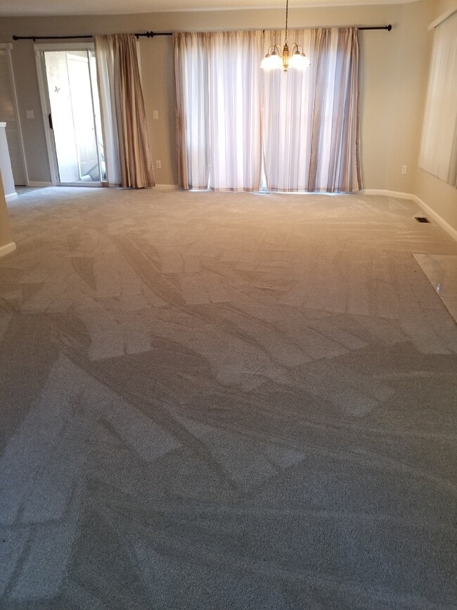 Building Photo - Convenient to Hilton Head, Two Bedroom Tow...