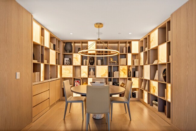 Building Photo - 2025 Ave of the Stars