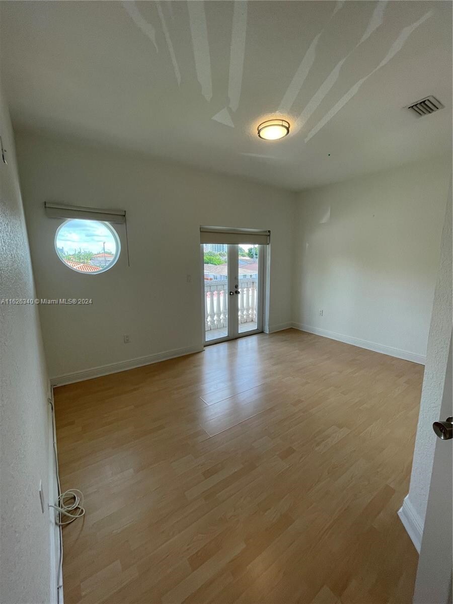 Building Photo - 3350 SW 25th St