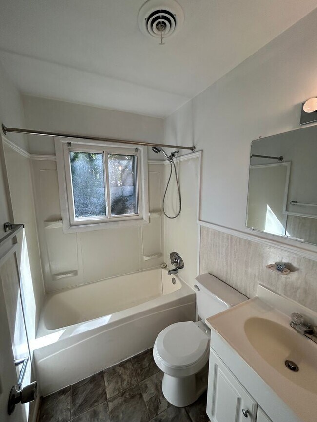 Building Photo - 3303 Branch Ave