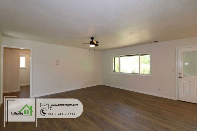 Building Photo - 1833 Oregon Ave