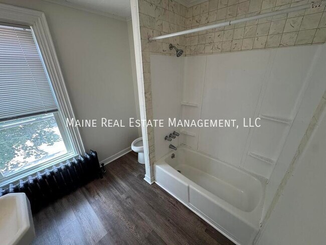 Building Photo - 147 Essex St