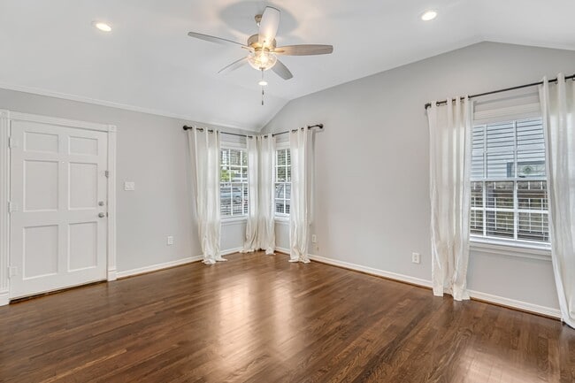 Building Photo - 1004 Lawrence St