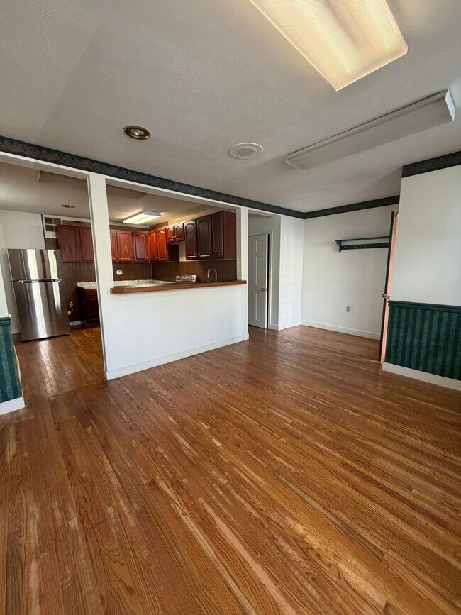 Building Photo - 247 S 8th St