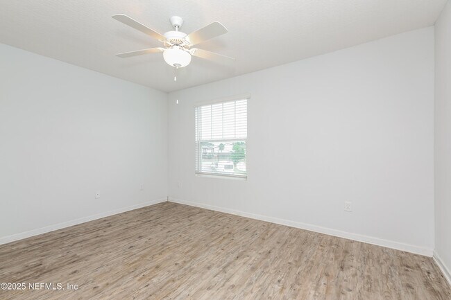 Building Photo - 530 Eiseman Wy