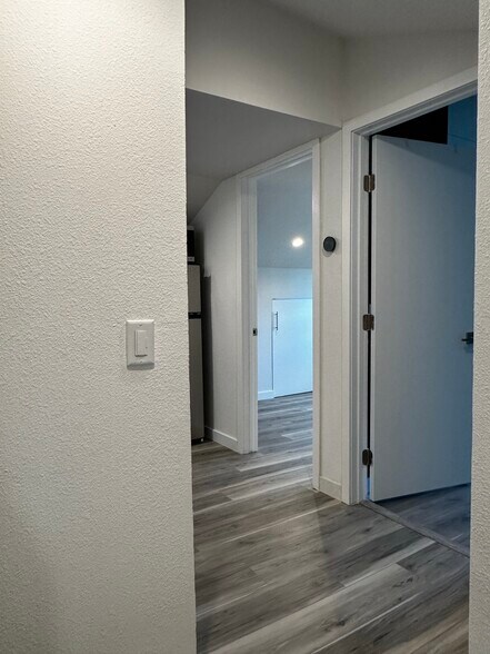 Building Photo - 517 Manzanita St