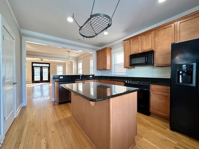 Building Photo - 1920 Lela Avenue