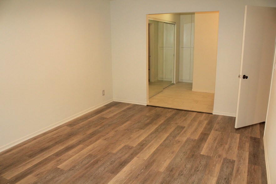 Building Photo - 7765 W 91st St