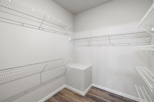 Building Photo - 5255 Big Johnson Dr