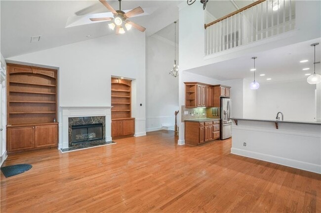 Building Photo - 3405 Regent Pl SW