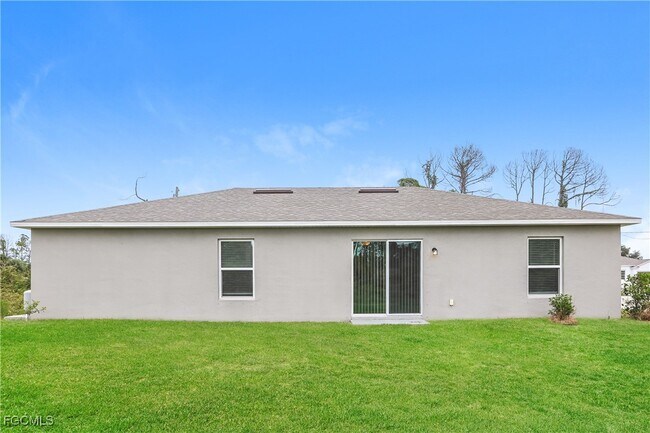 Building Photo - 1089 Knotty Pine Ave