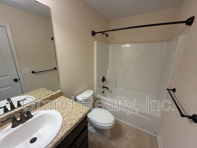 Building Photo - 5800 Glenby Ct