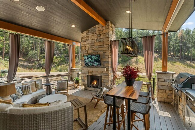 Building Photo - 21429 Trappers Trail