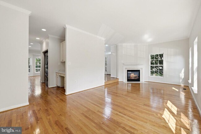 Building Photo - 45805 Marlane Terrace