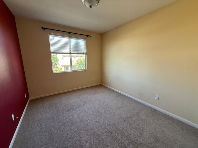 Building Photo - 2912 Mojave Dr