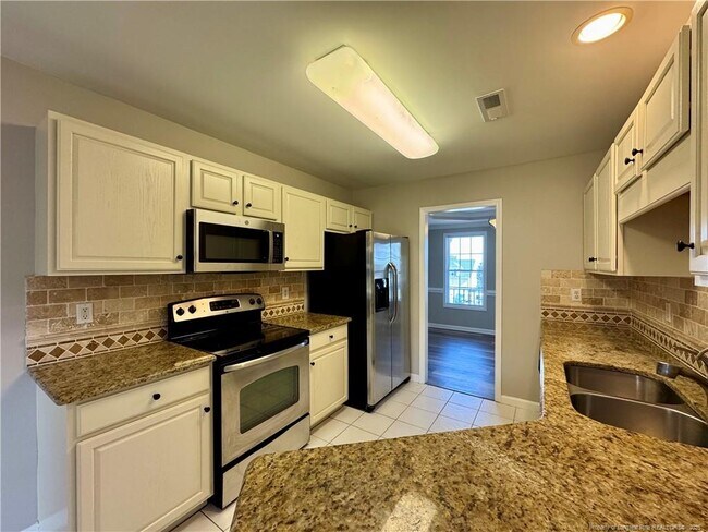 Building Photo - 134 Cresthaven Dr