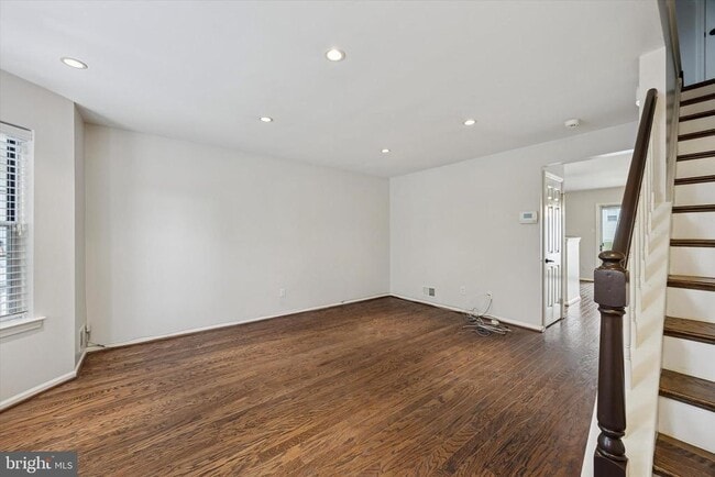 Primary Photo - 175 Leedom Way