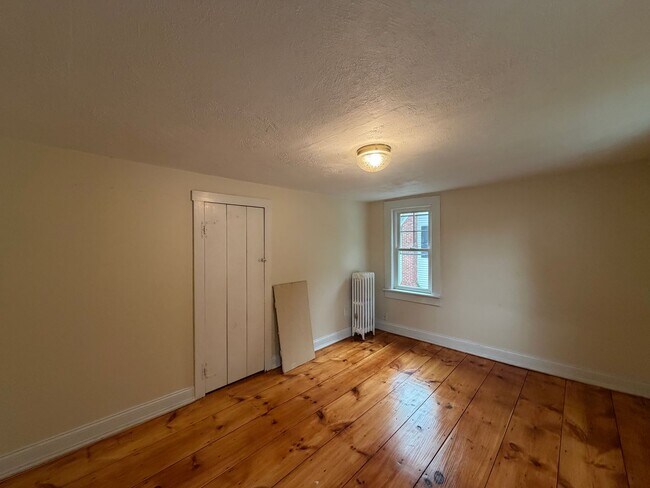 Building Photo - 5 Blossom St